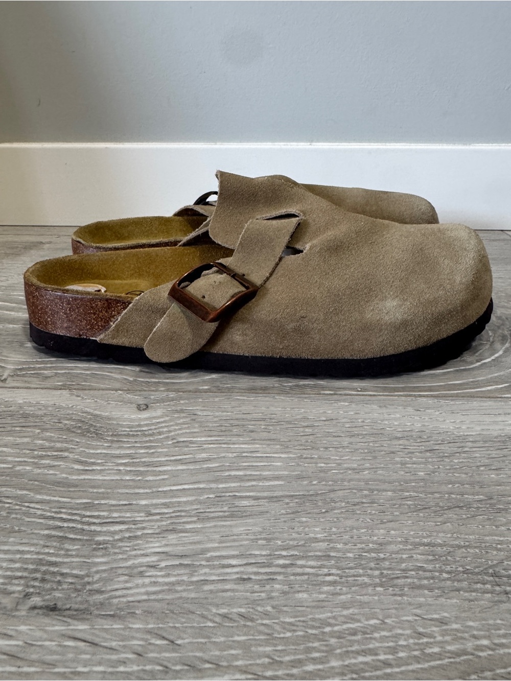 Wear.Ever Bear Traps Lela Suede Clogs Women’s 7 Taupe Boston Style slip ons - Picture 7 of 13